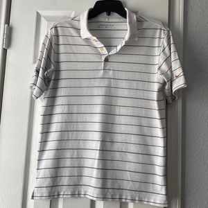 Kids nike golf shirt. Color: Black and White.